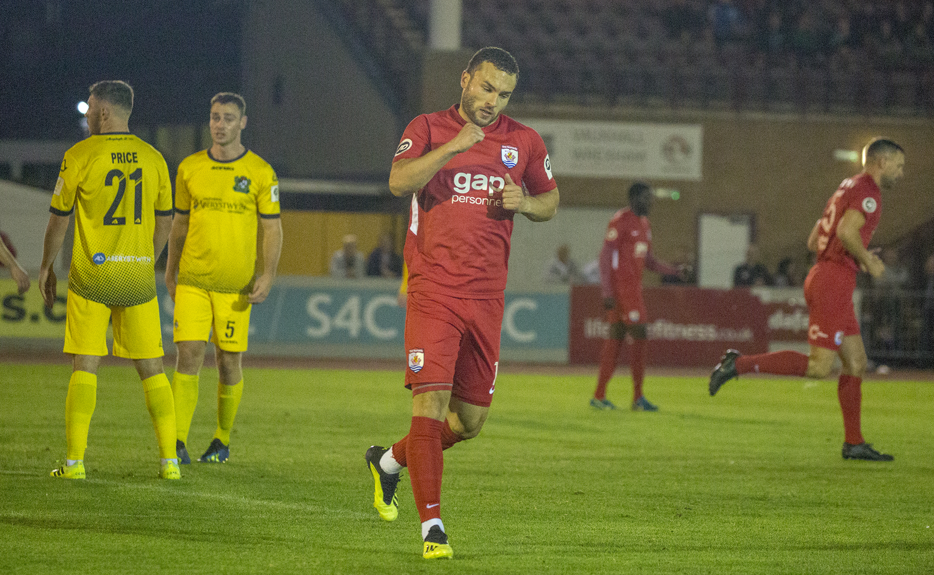 Ryan Wignall celebrates his 25th minute strike | © NCM Media