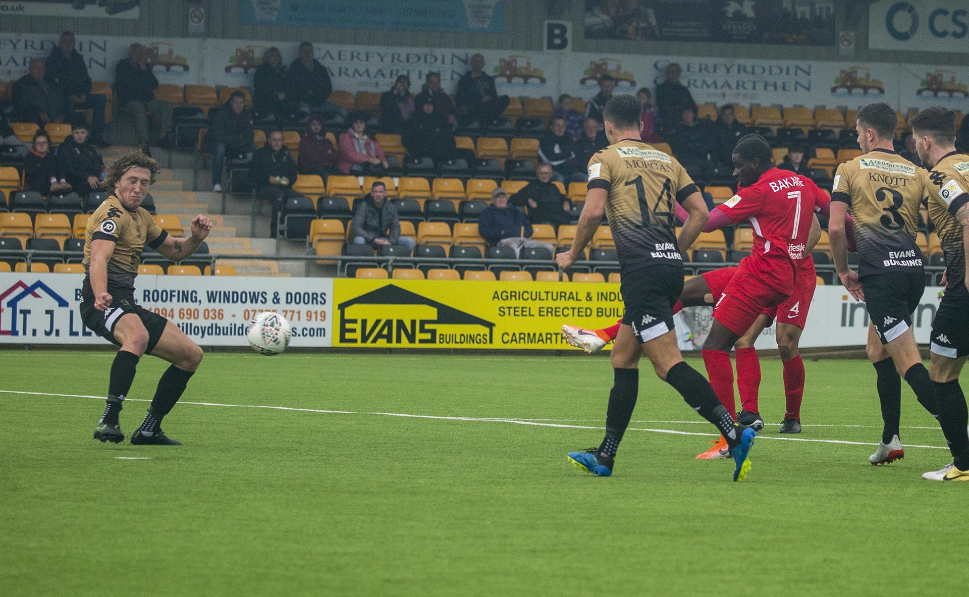 Michael Bakare equalises for The Nomads | © NCM Media